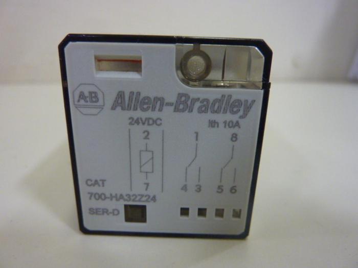 Used ALLEN BRADLEY Relay 700-HA32Z24 SER D #50471