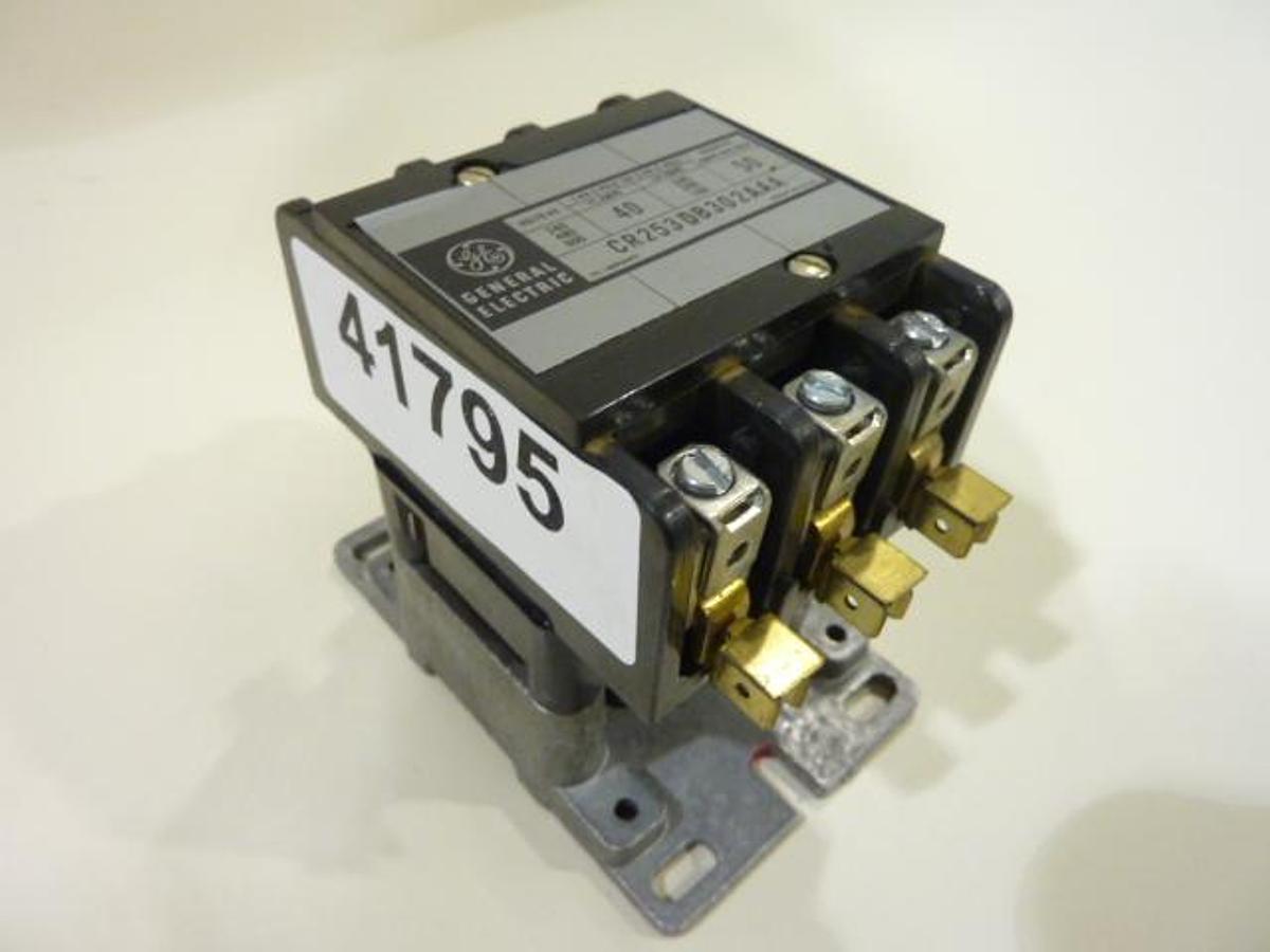 Used GENERAL ELECTRIC / GE Contactor CR253DB302AAA Used