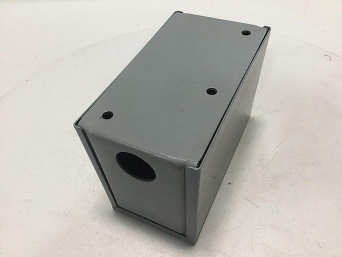 Used ALLEN BRADLEY Pressure Control ENCL/BOIT BULLETIN 836 Used