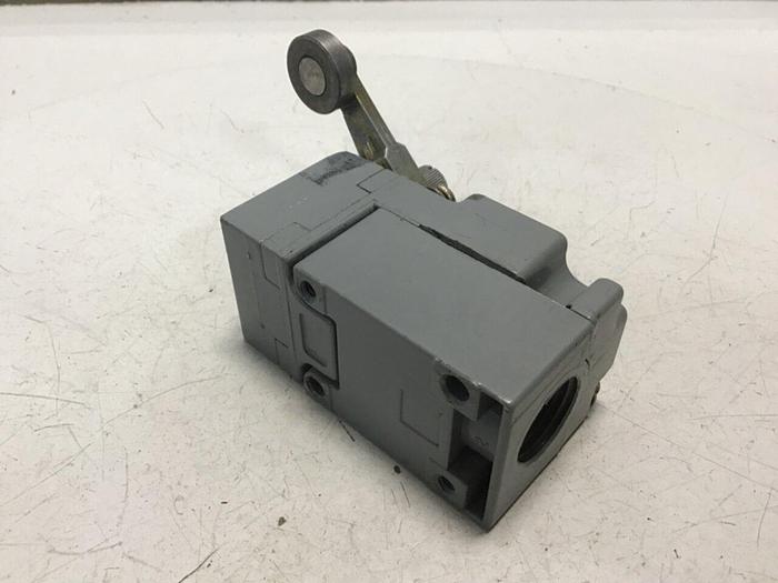 Used SQUARE D Limit Switch 9007-C52B2 #122019