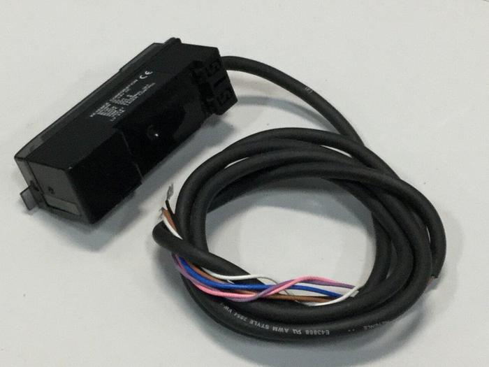 Used KEYENCE CORP Digital Laser Sensor Amplifier LV-21A #103567