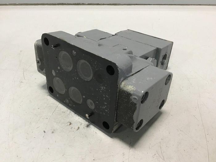 Used VICKERS Valve DG4V32ALMFWB660EN21 #138783