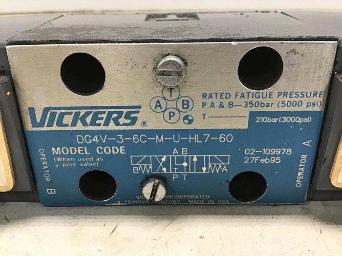 Used VICKERS Directional Valve DG4V-3-6C-M-U-HL7-60 Used