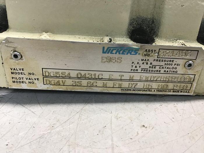 Used VICKERS Valve DG4V-3S-6C-M-FW-D7-H5-60-P10 #132371