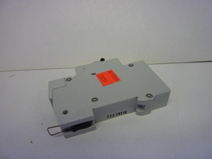 Used GENERAL ELECTRIC / GE 3 Amp Circuit Breaker V37103 #21277