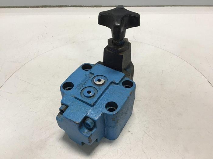 Used VICKERS Reducing Valve XG033F30 #120490