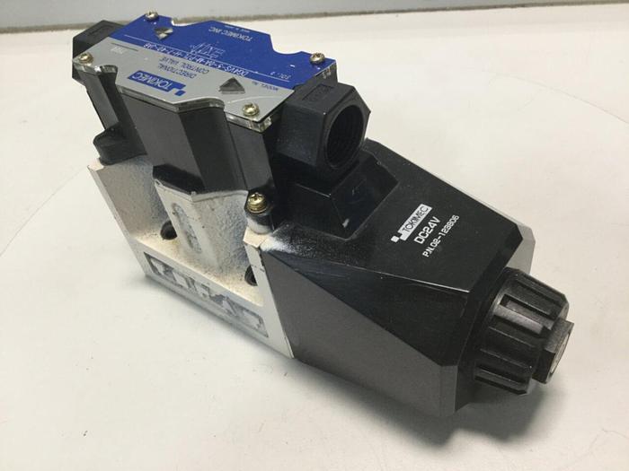 Used TOKIMEC Valve DG4VS-5-0A-M-P7L-H-7-40-JA6 #106408