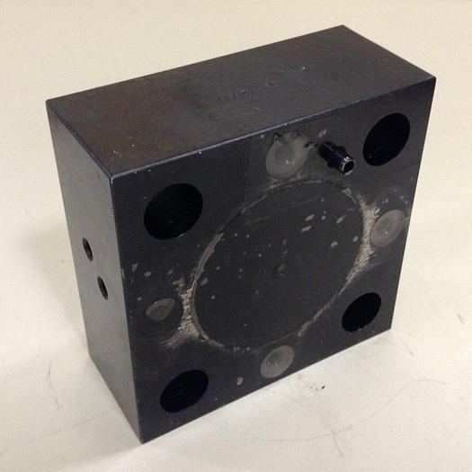 Used MOOG Check Valve CCE32B61WX06C30 #85093