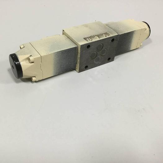Used REXROTH Valve 4WE6E51AG24N9K4/V #90384