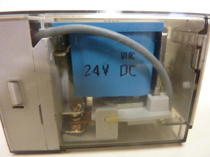 Used ALLEN BRADLEY Relay 700-HA32Z24 SER D #50471