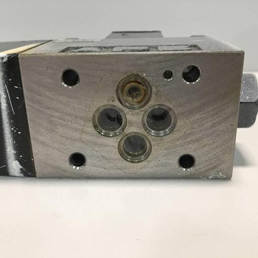 Used VICKERS Directional Control Valve DG4V32AMP7H750 #95494