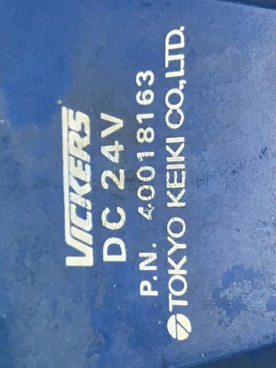 Used VICKERS Directional Control Valve DG4V-5-2C-M-P7L-H-6-30 #113014