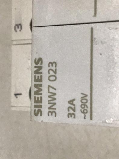 Used SIEMENS Fuse Holder 3NW7023 #115779