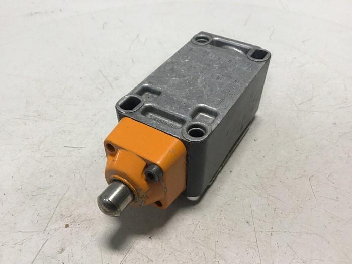 Used SIEMENS Limit Switch 3SE3 170-1C #121126