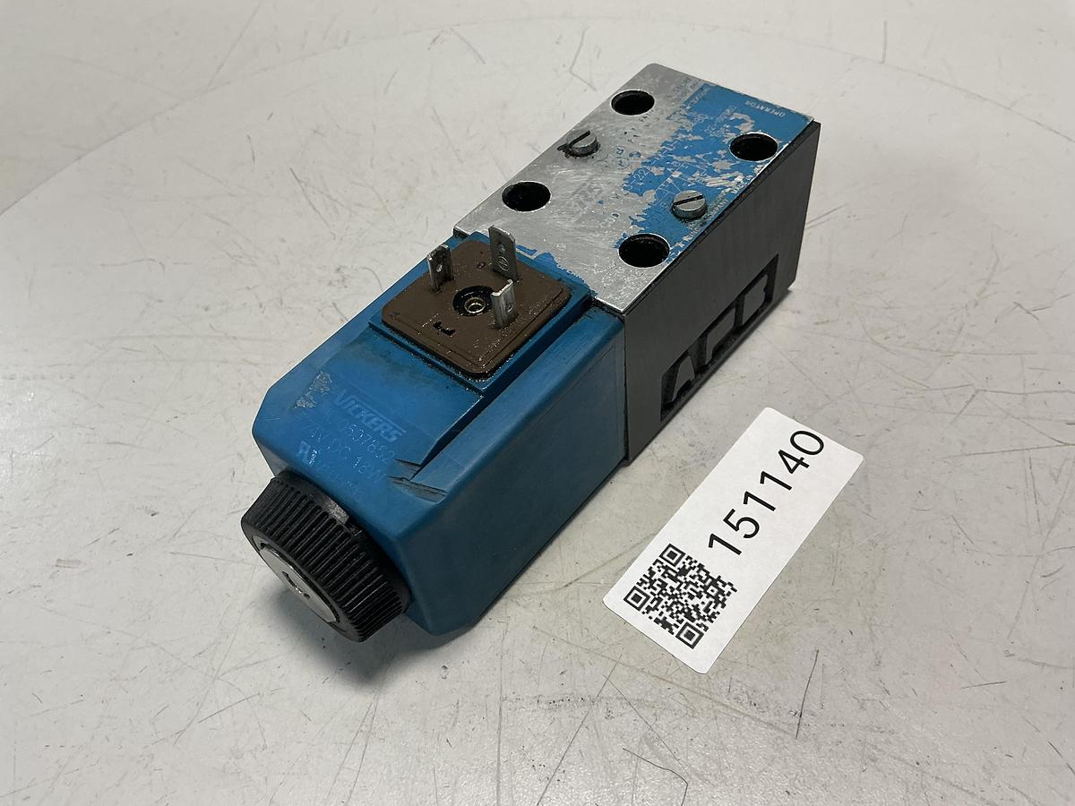 Used VICKERS DG4V-3-22-M-U-HL
