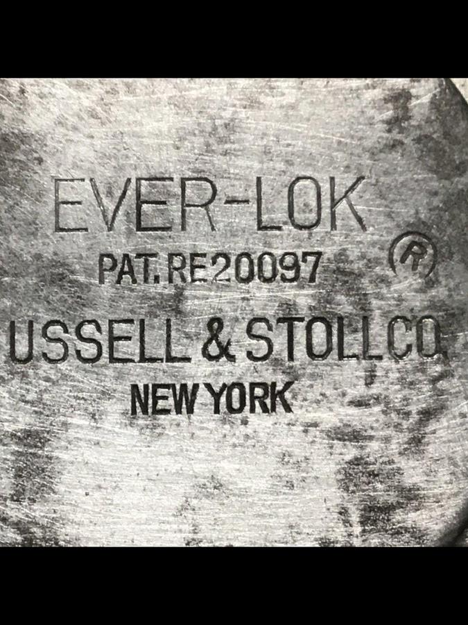 Used THOMAS & BETTS Core Pull Receptacle Duplex 8733U-1 USED