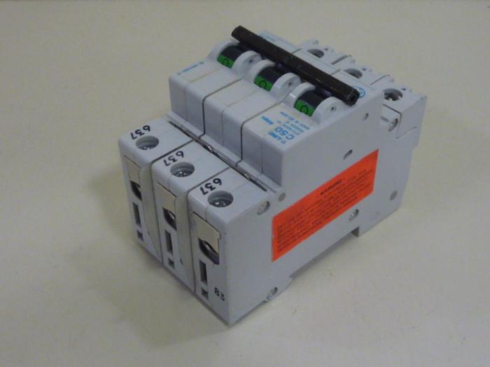 Used GENERAL ELECTRIC / GE Circuit Breaker V07350 #64216