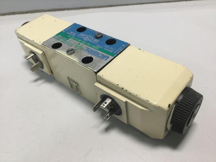 Used VICKERS Valve DG4V-3S-33C-M-U-H5-60 #106411