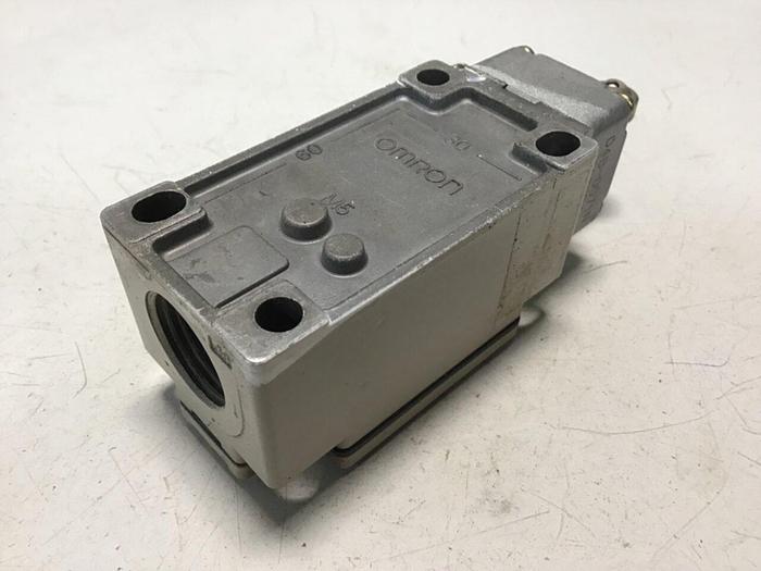 Used OMRON Limit Switch D4B-2171N #121561