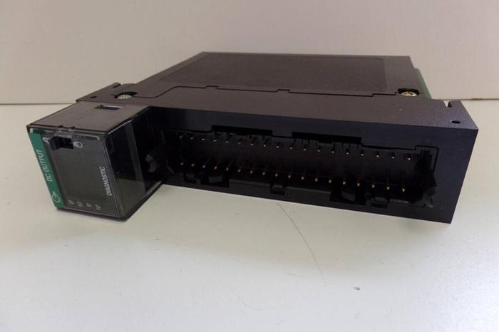 Used ALLEN BRADLEY DC Diagnostic Output Module 1756-OB16D SER A #32268