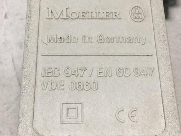 Used MOELLER Limit Switch AT0-02-1-I #122266