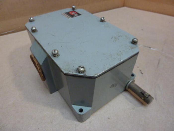Used CUTLER HAMMER Rotating Shaft Limit Switch 10316H59A #29610