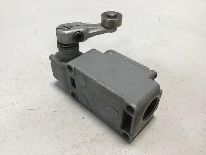 Used OMRON Limit Switch WLCA2-2 USED