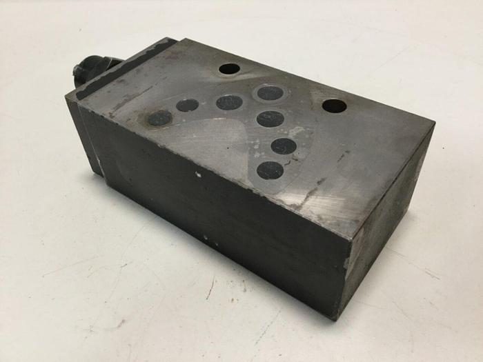 Used VICKERS Pressure Relief Valve DGMC-5-AT-FW-S-30 #111311