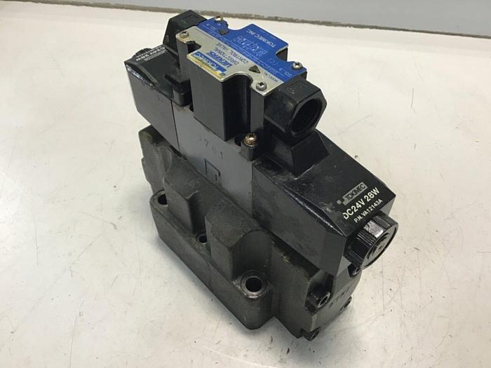 Used VICKERS Valve DG4VC-3-6C-M-PS2-H-7-50-JA100 USED