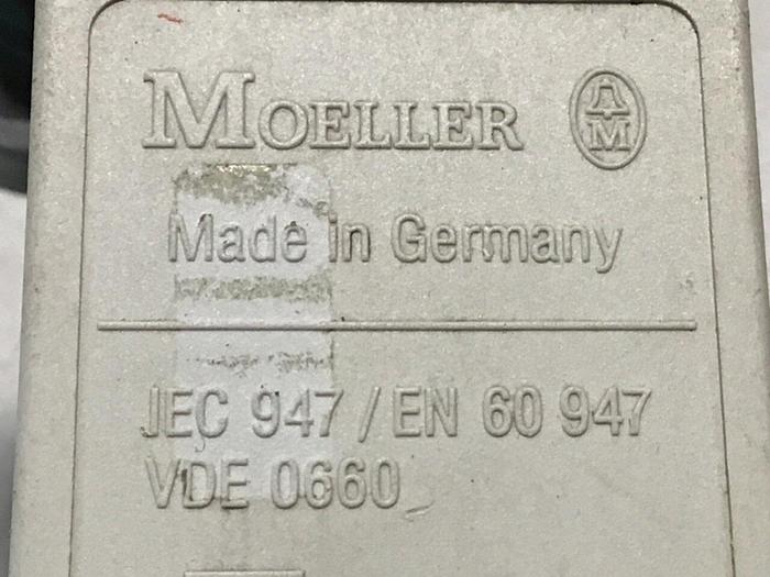 Used MOELLER Limit Switch AT4/11-S/I/RX #122075