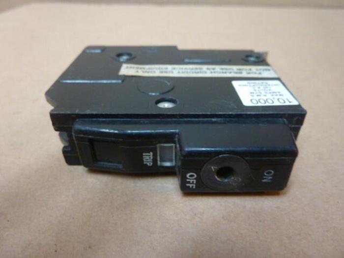 Used SQUARE D 10 Amp Circuit Breaker QOB110 #31374