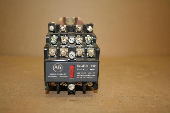 Used ALLEN BRADLEY AC Relay 700-N800A1 SER C Used