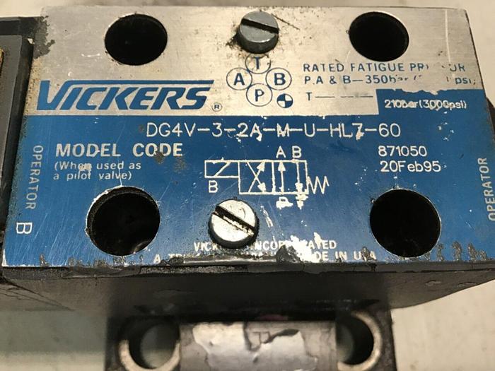 Used VICKERS Valve DG4V-3-2A-M-U-HL7-60 Used