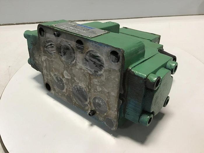 Used VICKERS Directional Control Valve DG4V-3-6C-M-W-B-40 #144656