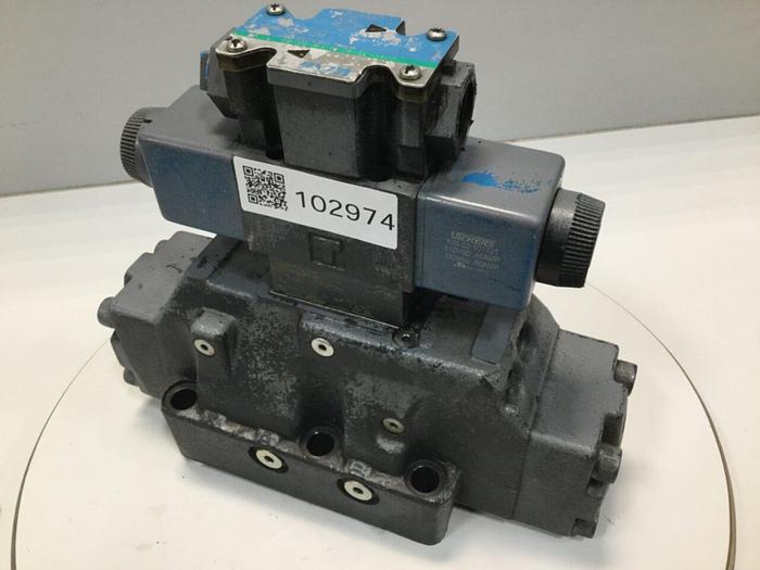 Used VICKERS Valve DG4V-3S-6C-M-FW-B5-60 #102974