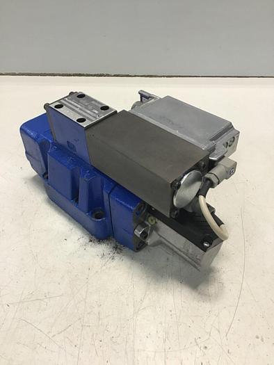 Used BOSCH SERVO Proportional Valve 0 811 404 614 USED