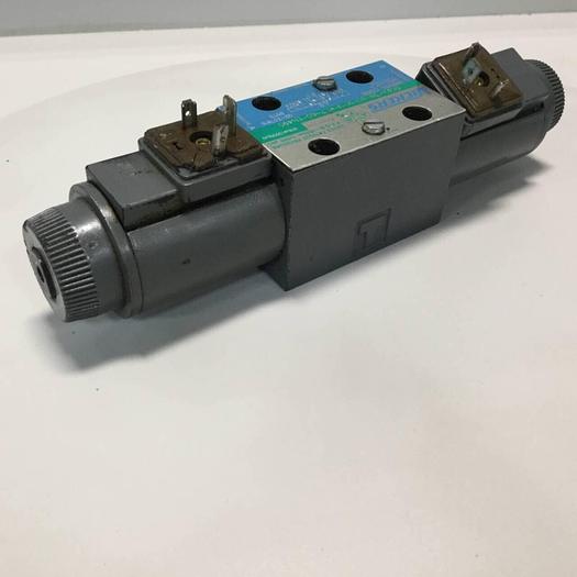 Used VICKERS Solenoid Valve DG4V-3S-6C-M-U-HL7-60-EN490 Used