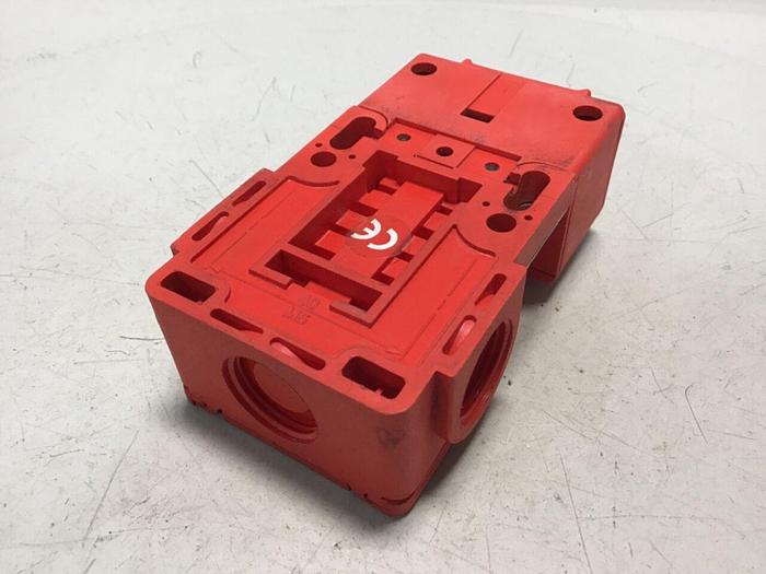 Used ALLEN BRADLEY Guardmaster Switch TROJAN 5 #121271