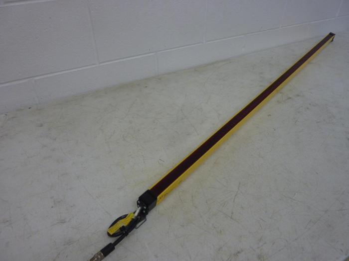 Used STI Light Curtain First Receiver MCF47-20-1200-X1 Used