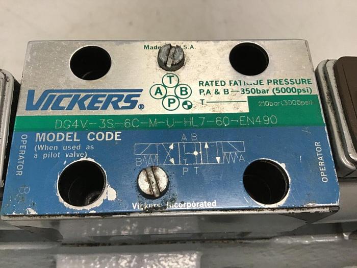 Used VICKERS Valve DG4V-3S-6C-M-U-HL7-60-EN490 Used