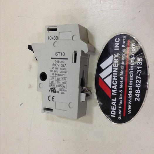 Used FERRAZ 32 Amp Fuse Holder ST10 G081219 #76072