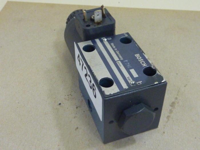 Used BOSCH Directional Valve 0 810 091 227 #47236