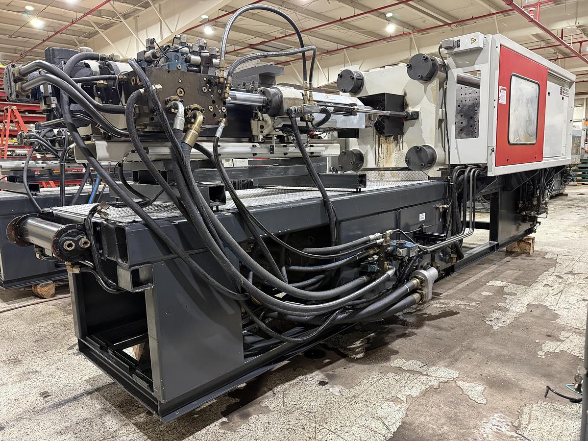 Used 2000 CINCINNATI MILACRON 310 Ton Injection Molding Machine MT310-22 USED #151844
