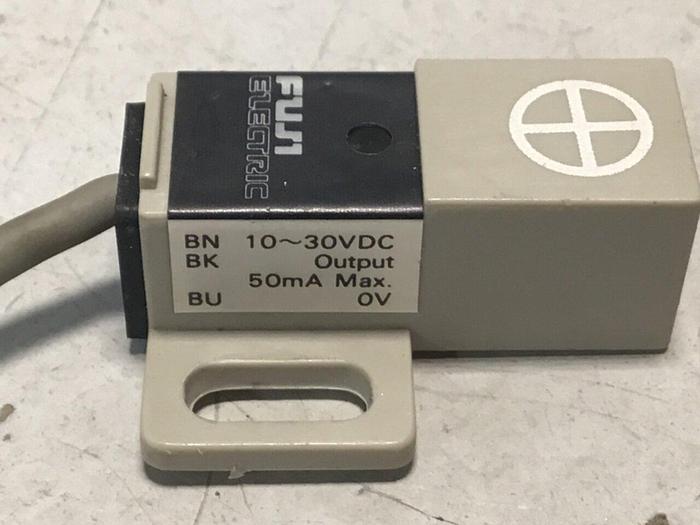 Used FUJI ELECTRIC Proximity Switch PE-B4D3 #128425
