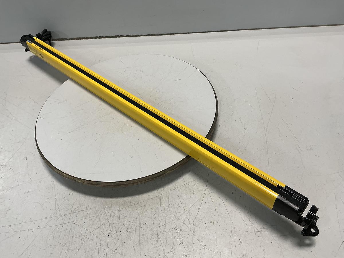 Used KEYENCE CORP GL-R40H-R