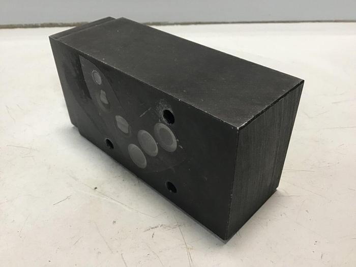 Used VICKERS Pressure Relief Valve DGMC-5-AT-FW-S-30 #132092