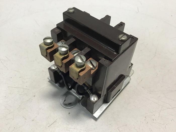 Used CUTLER HAMMER Contactor 9560H1403A #128825