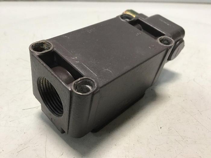 Used SCHMERSAL Limit Switch T4VH 335-02Z #121539