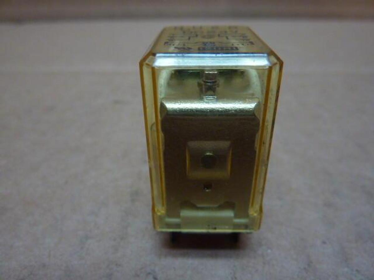 Used IDEC Relay RH2B-U Used #27372