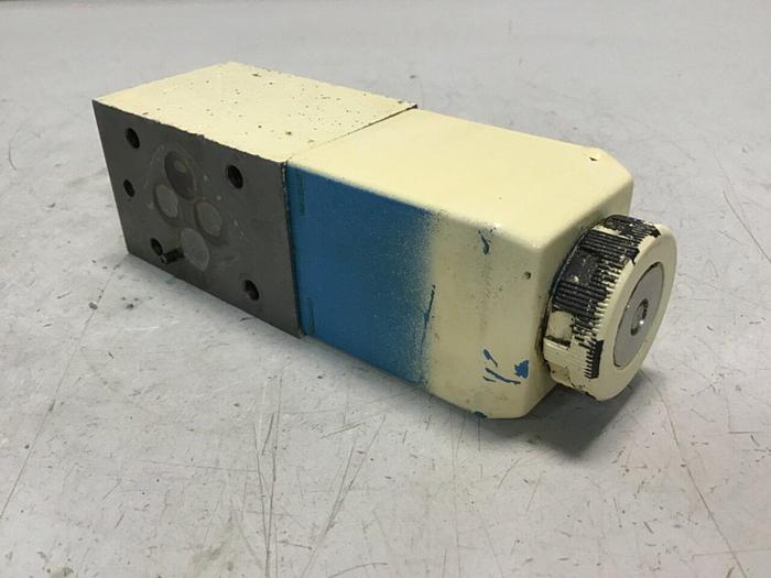 Used VICKERS Valve DG4V-3-22A-M-U-HL7-60 Used